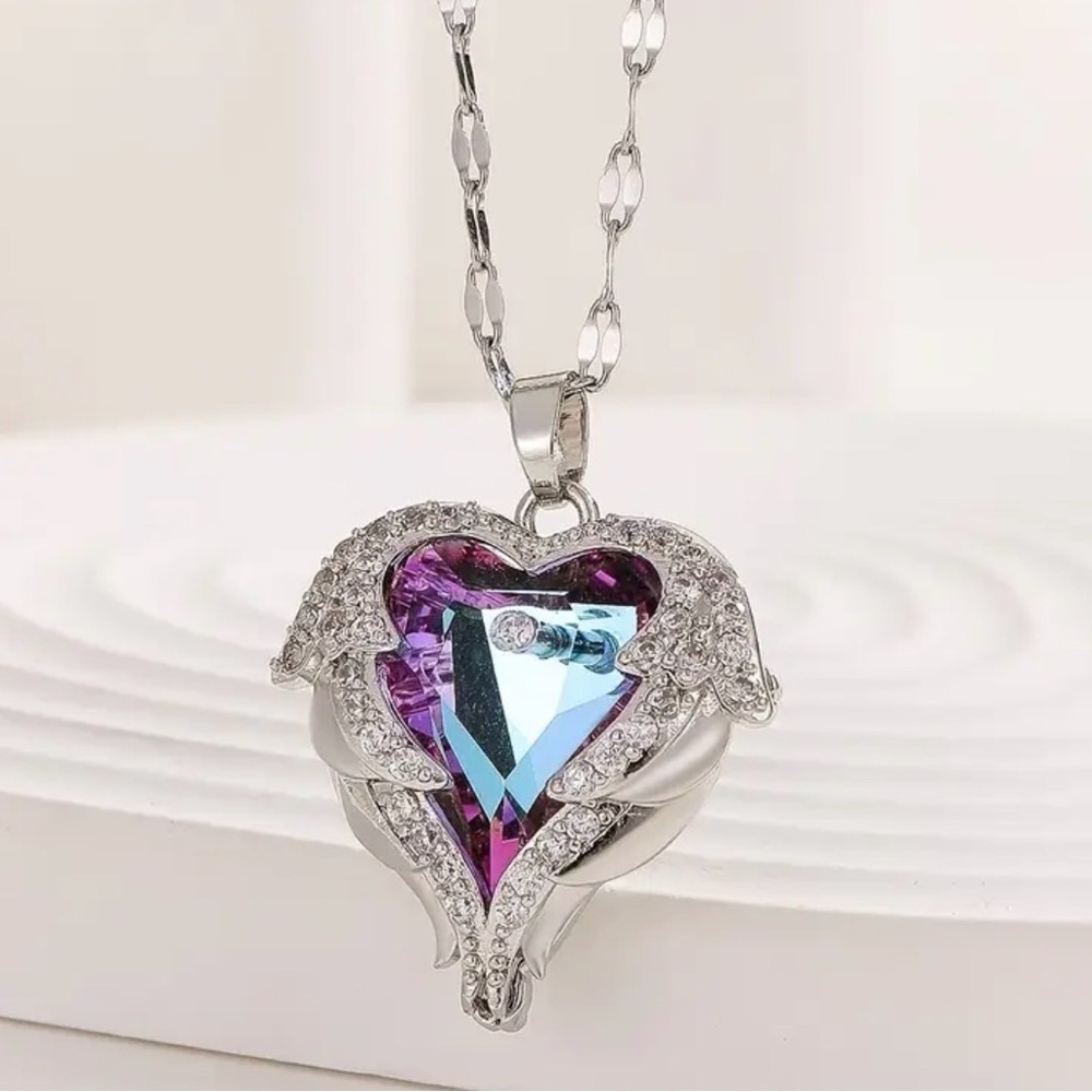 Elegant Silver and Purple Heart Pendant Necklace. - Picture 2 of 4